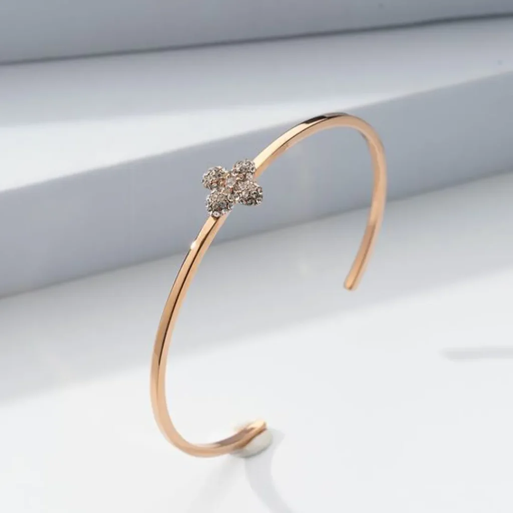 بینظیر ترین مدل های دستبند طلا با طرح گل
