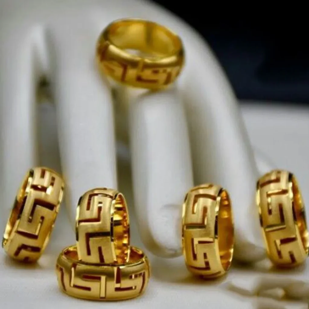 انگشتر طلا با طرح رومی ترند
