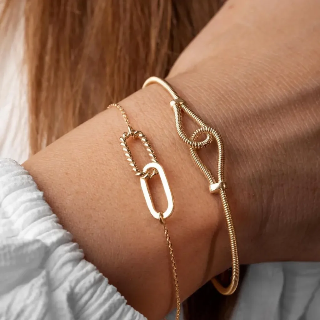 مدل زیبا دستبند طلا مخصوص کادو ولنتاین