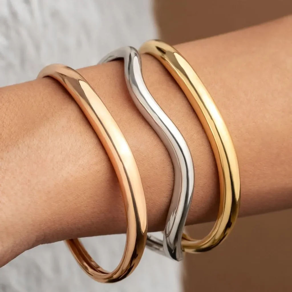 مدل ساده دستبند طلا مخصوص کادو ولنتاین