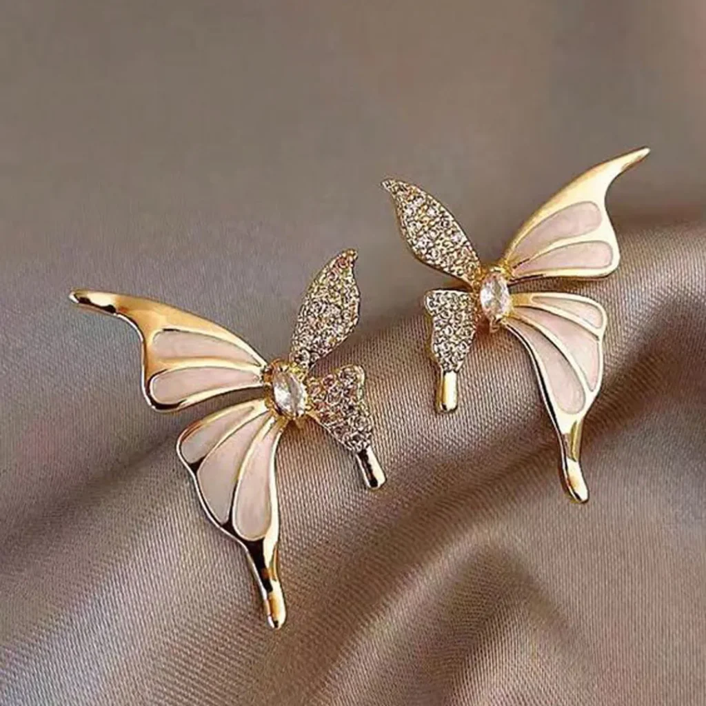 جذاب ترین مدل های گوشواره طلا با طرح پروانه خاص