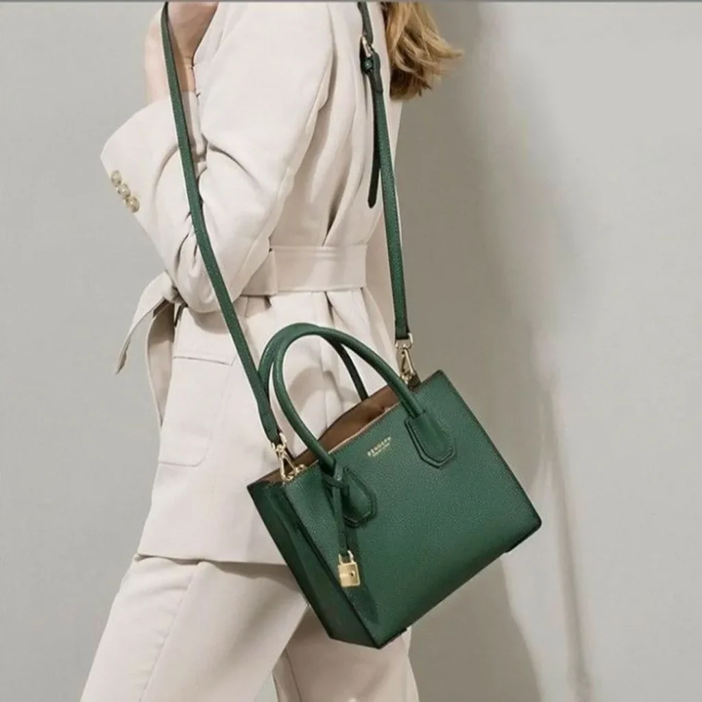 زیبا ترین مدل های کیف دخترانه به رنگ سبز پولداری